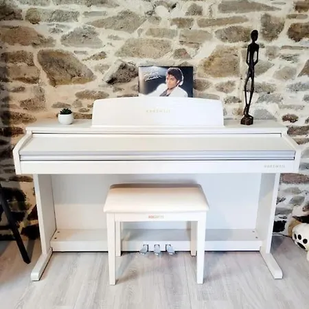 La 8 - Belle Maison De Caractere Avec Piscine