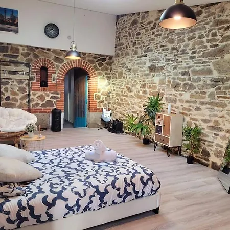 La 8 - Belle Maison De Caractere Avec Piscine