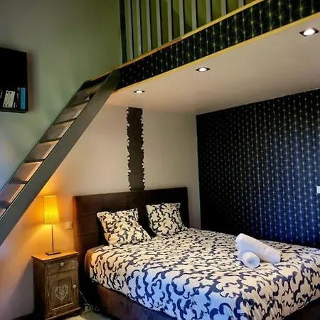 La 8 - Belle Maison De Caractere Avec Piscine