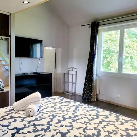 La 8 - Belle Maison De Caractere Avec Piscine Villa